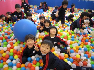 ボールプール楽しいよ！